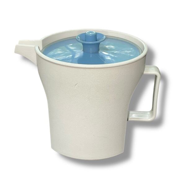 Tupperware Creamer Bowl with Push Button Lid Seal 1414 Almond Blue USA Vintage - Picture 13 of 14